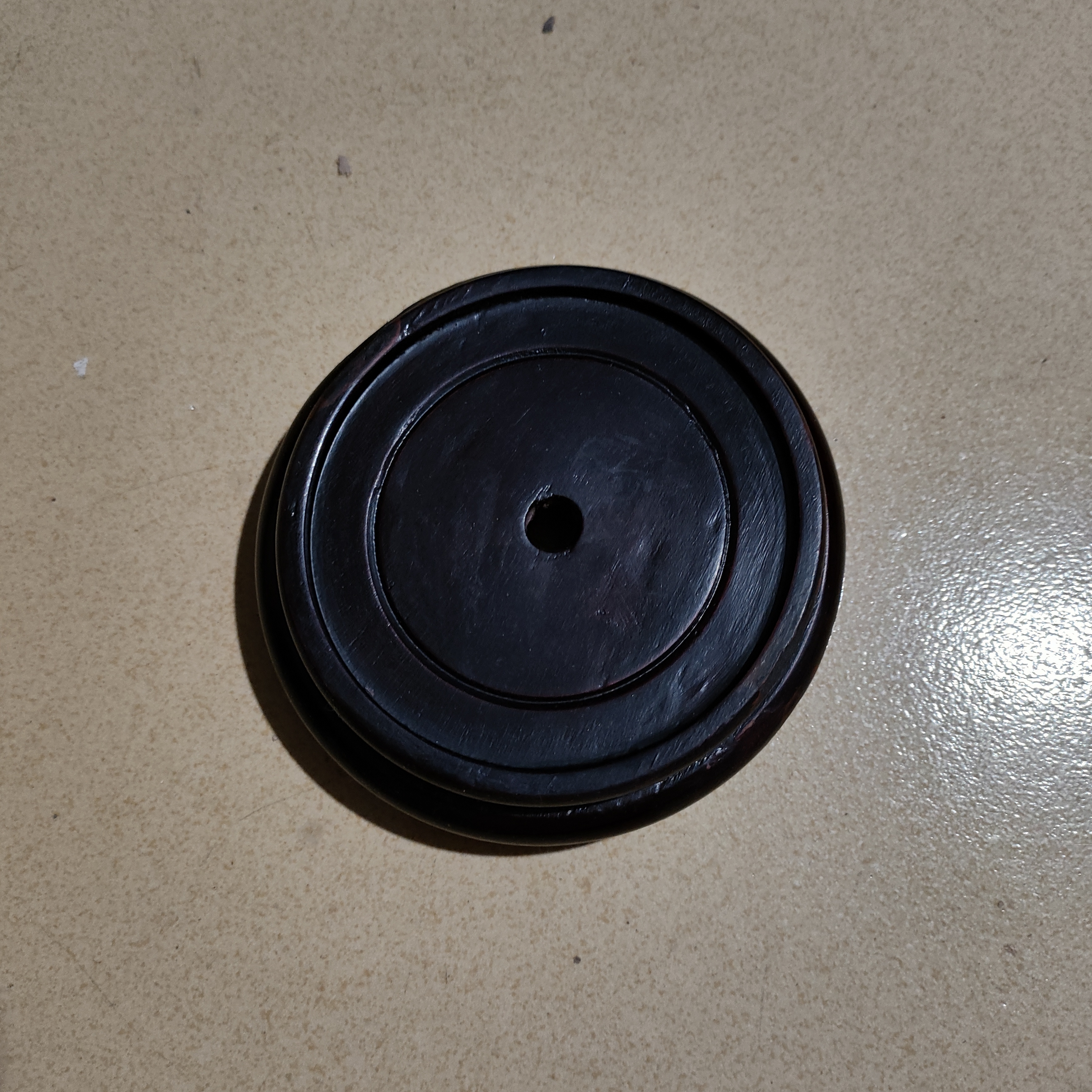 老榆木圆底座，可以当花瓶底座。