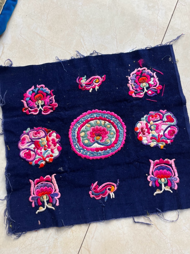 纯手工丝线绣的绣片一张 