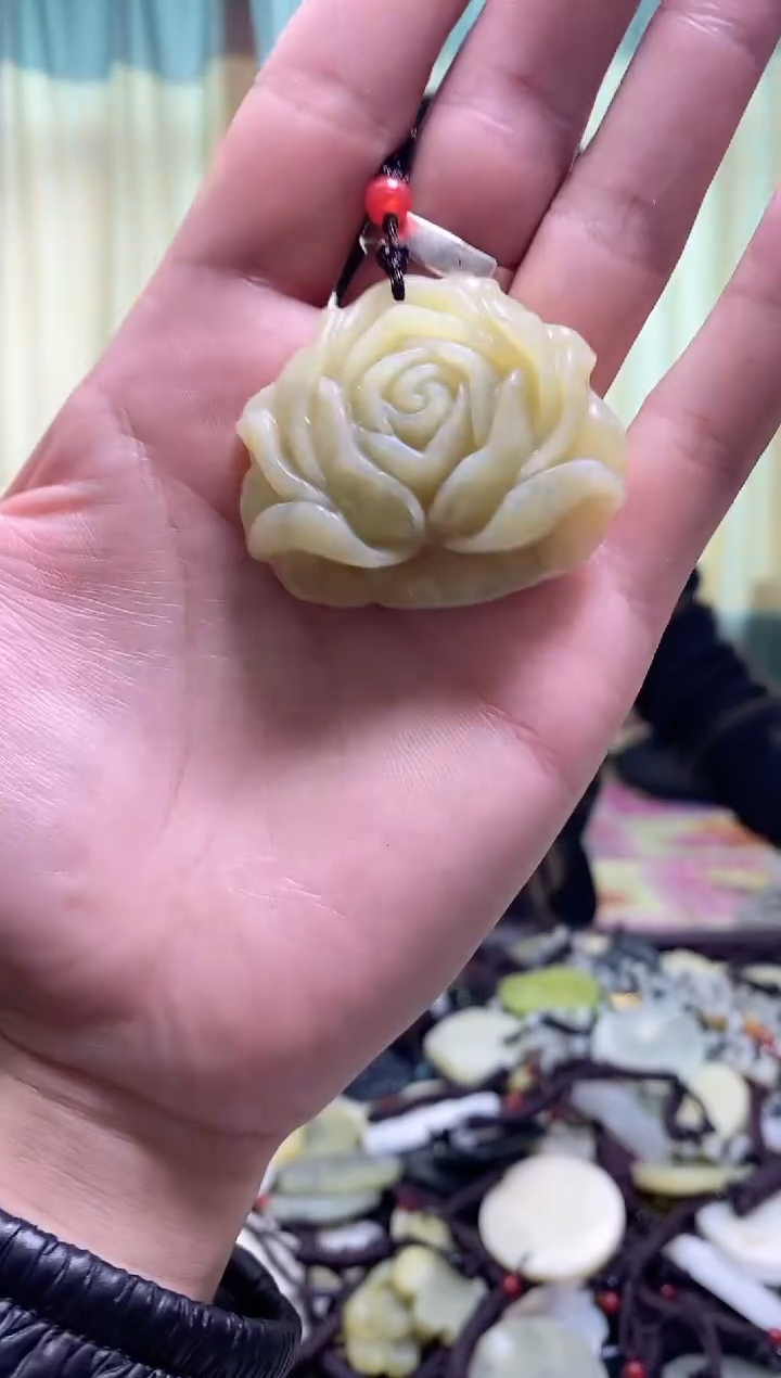 【闪购商品】岫玉吊坠未镶嵌1