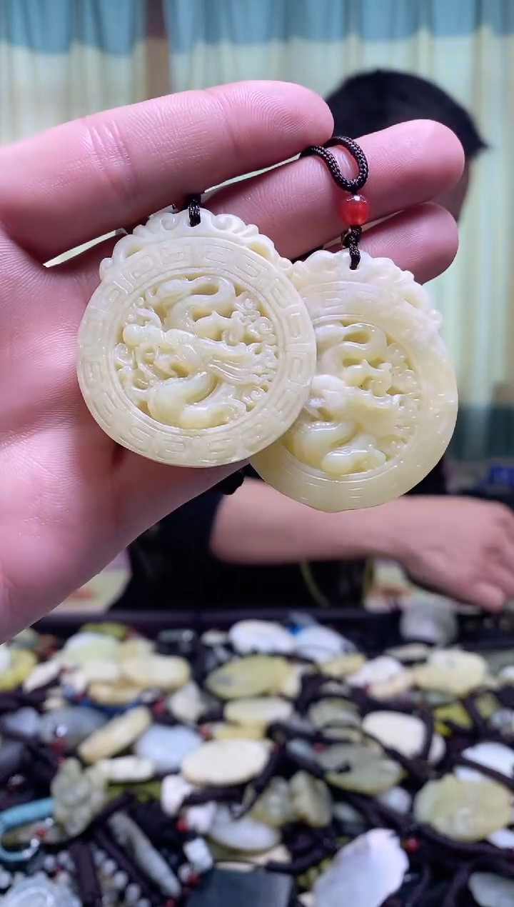 【闪购商品】岫玉吊坠未镶嵌多样性发货其中发一件
