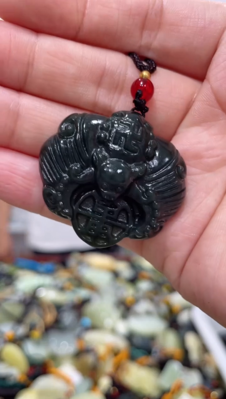 【闪购商品】蛇纹石玉颈饰未镶嵌1