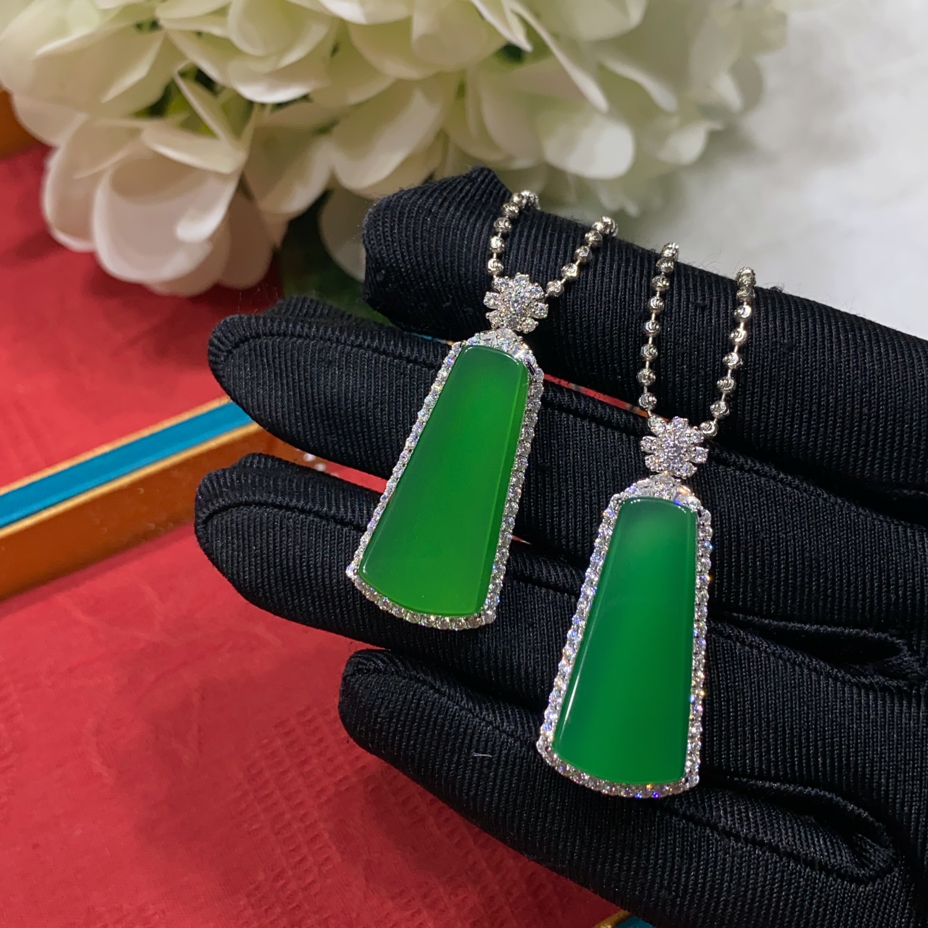 天然帝绿玉髓无事牌吊坠S925银镶嵌小众冰阳绿玉石牌新中式小挂件