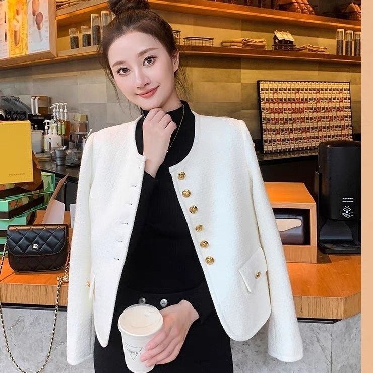 小香风外套女短款2023秋冬新款法式洋气轻奢金扣黑白色小个子上衣