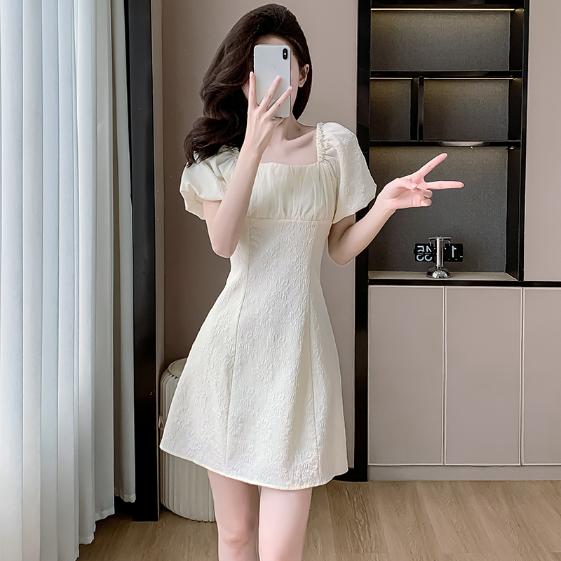 法式方领泡泡袖连衣裙女2024夏季新款设计感高级感小个子气质裙子