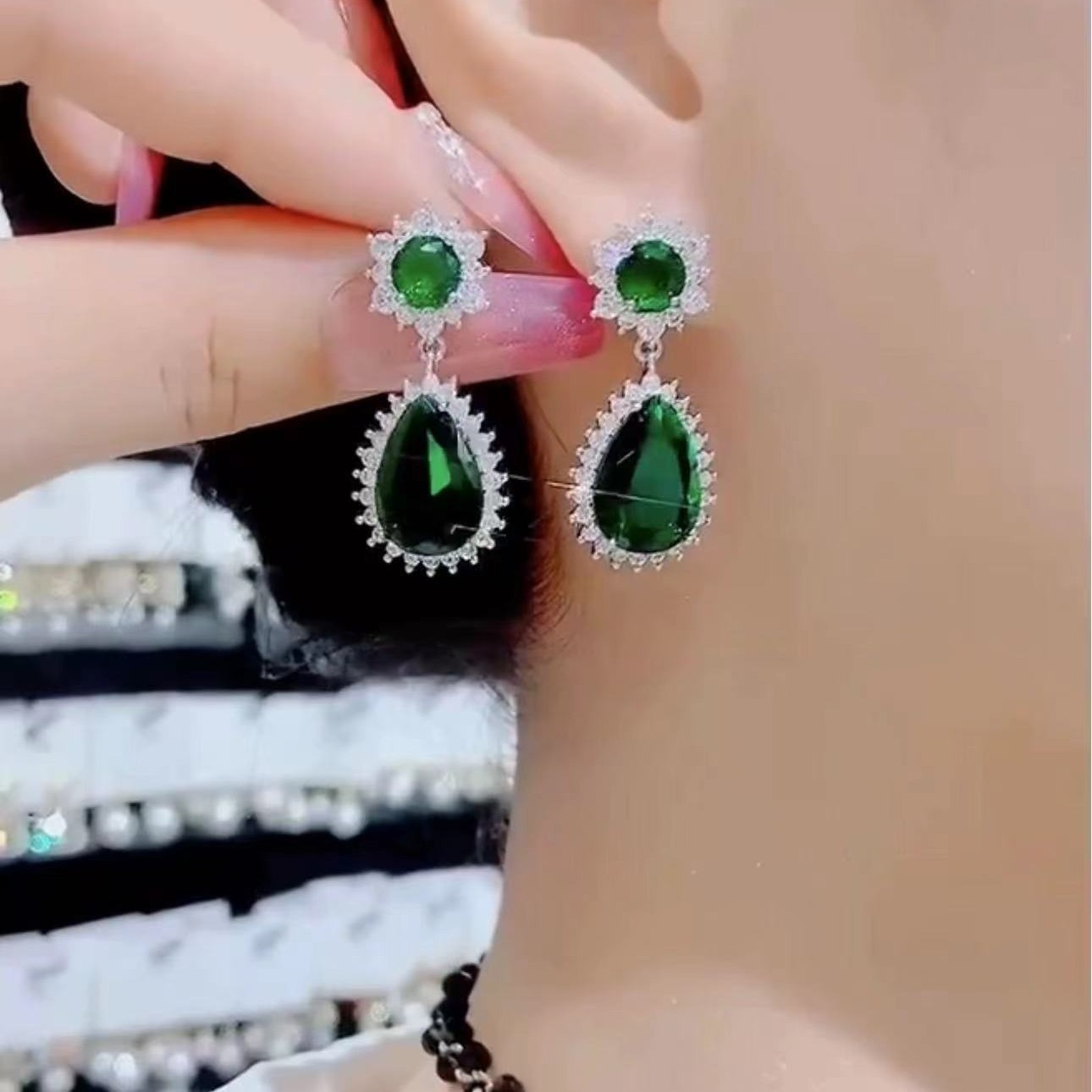 铜合金合成锆石耳饰 百搭绿色气质复古轻奢时尚简约经典耳环301