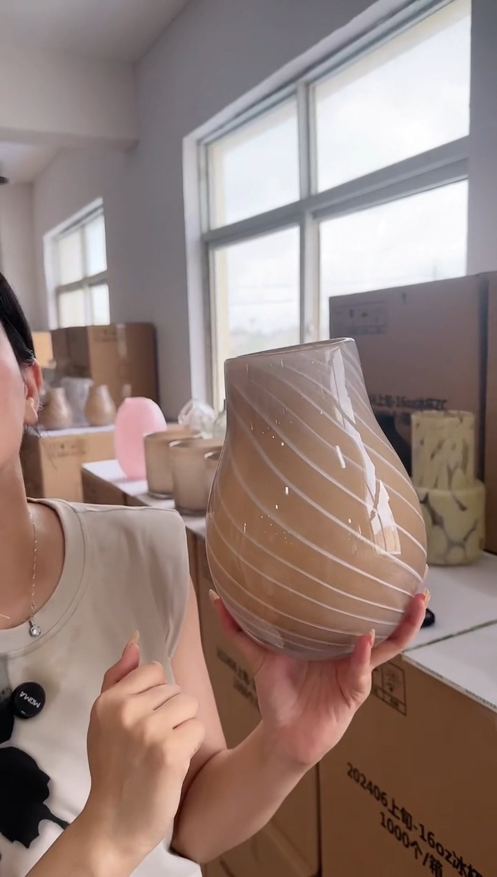 【闪购商品】瑞花瓶P-32晚