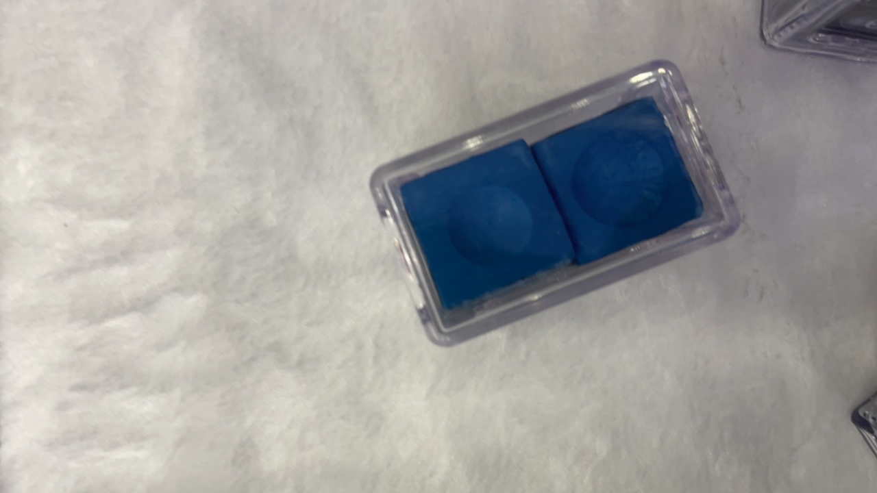 Cosmo。巧克粉。不掉粉好用