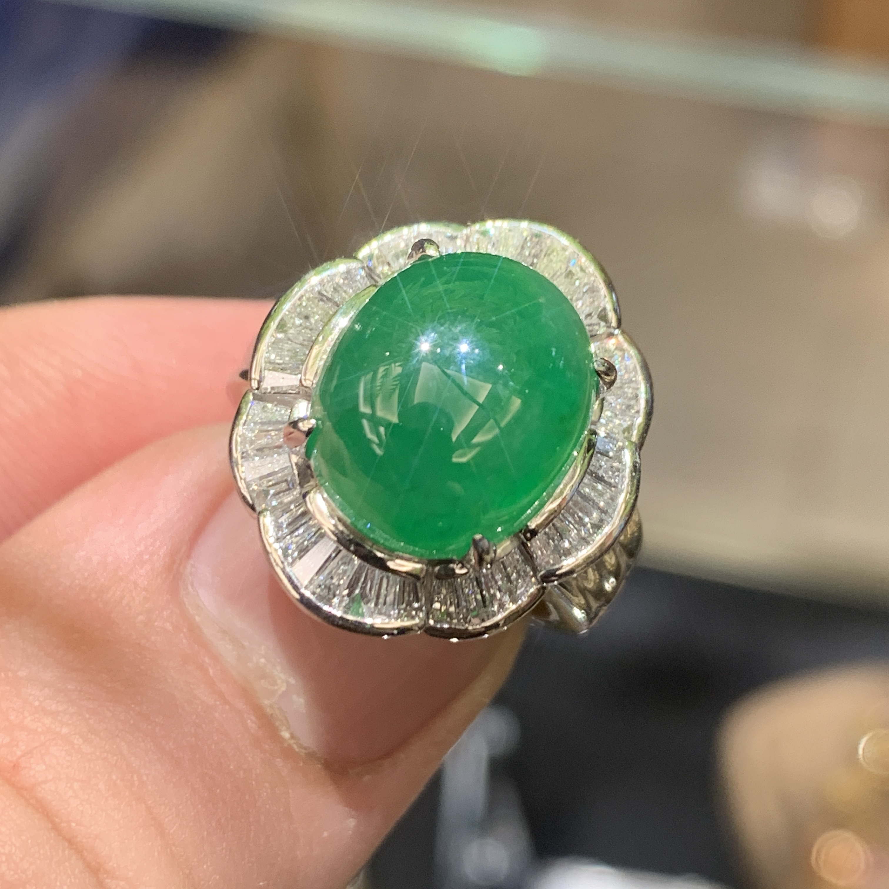 小蛋面翡翠戒指 