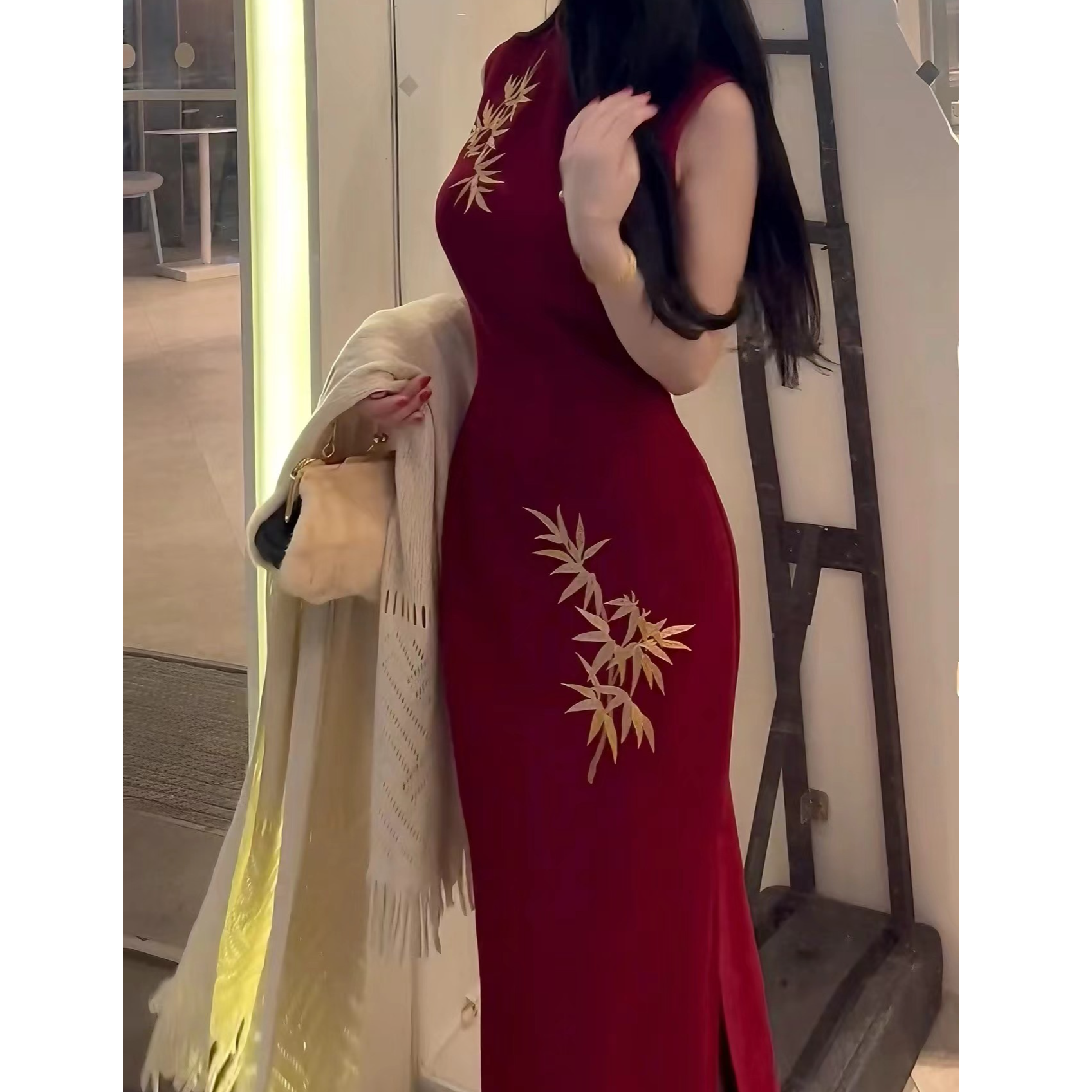 LHMknk1画报夫人原创自制新中式订婚礼服女刺绣旗袍港工贵为红竹