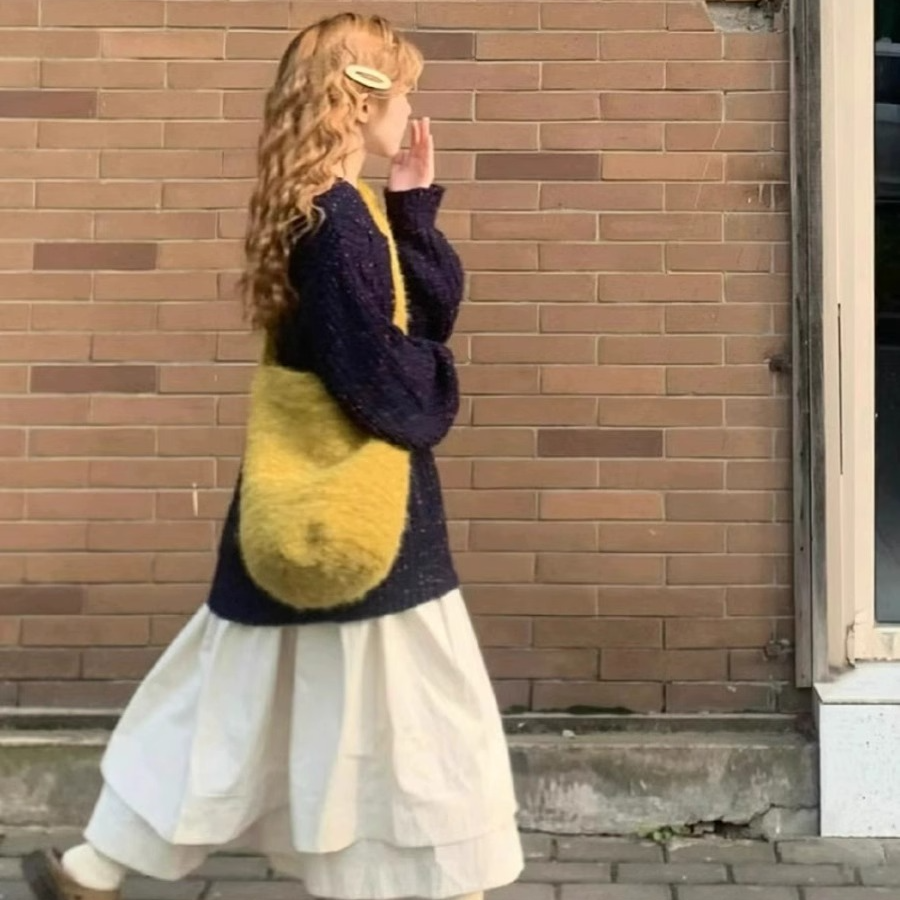 2025秋冬新款黄果树软毛绒大容量水桶包高级感毛毛包单肩斜挎包