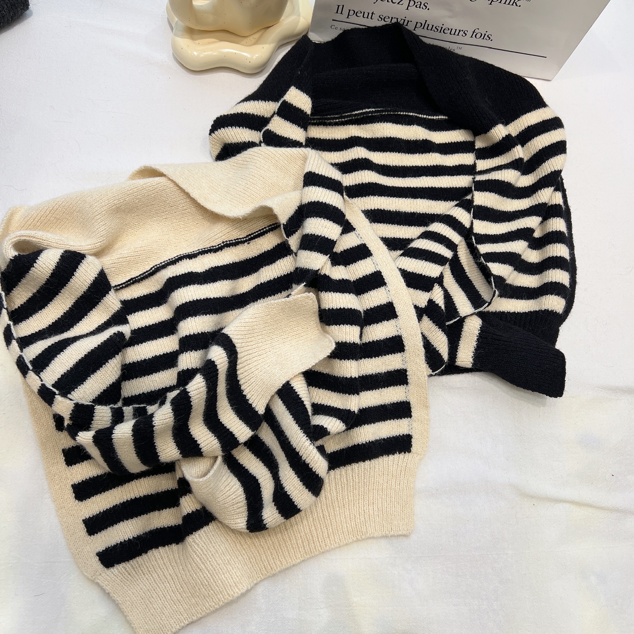 《谷雨》条纹针织百搭小披肩