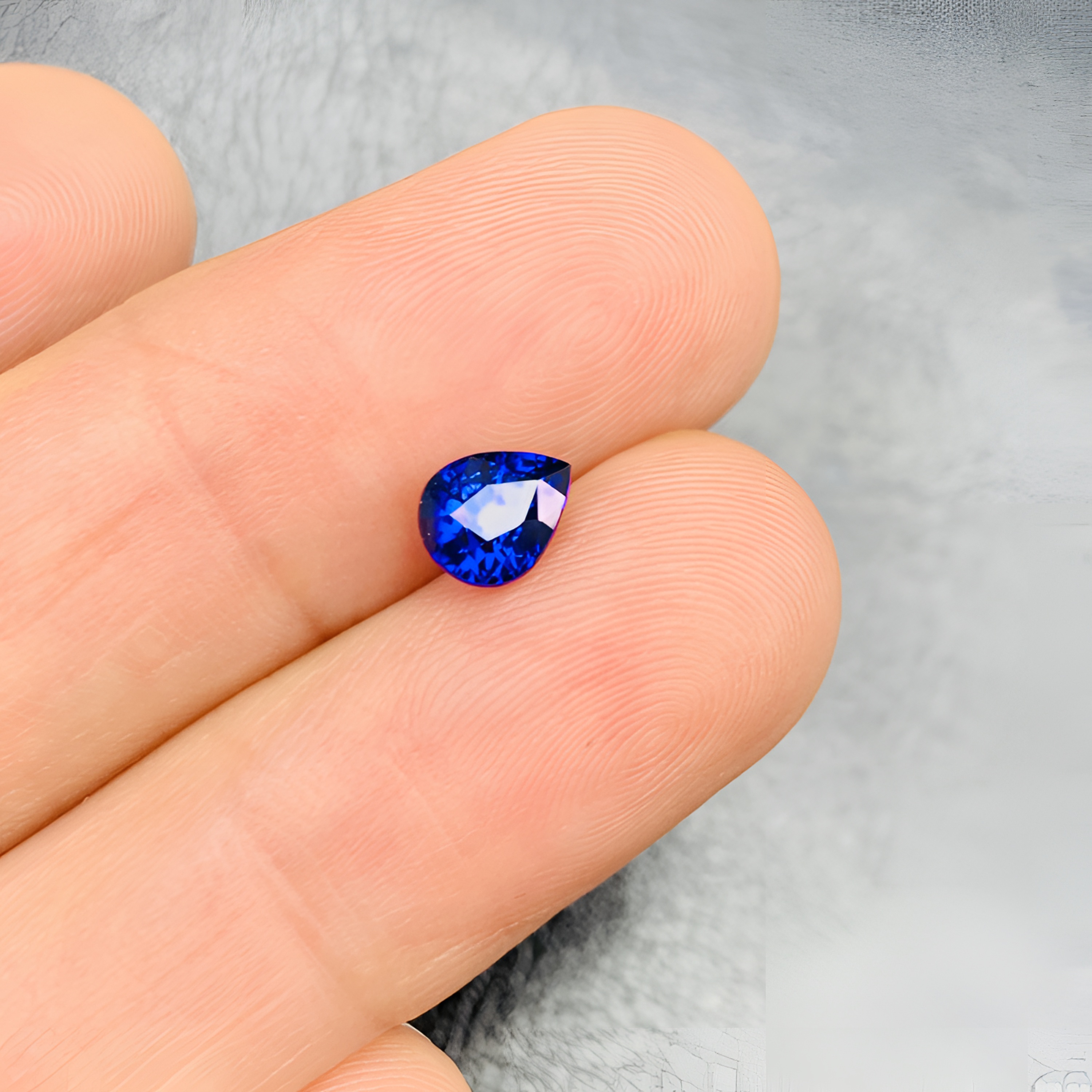 皇家蓝色 蓝宝石重量1.05克拉附AIGS证书