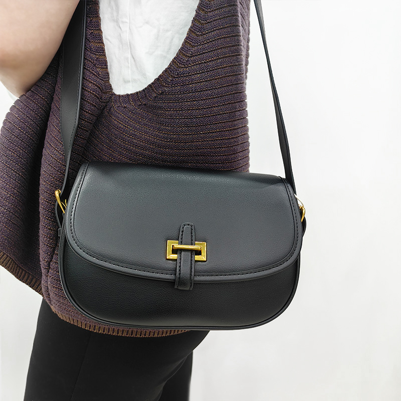 粉黛时尚真皮女包头层牛皮2023新潮百搭单肩斜跨秋冬豆腐马鞍小包