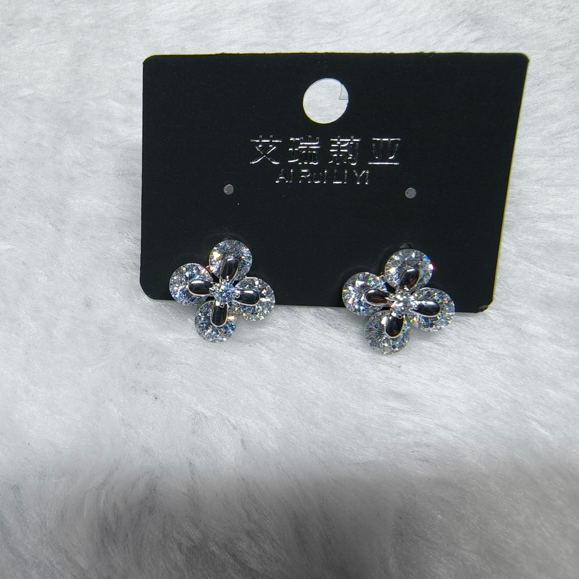 钛钢耳饰 合金耳饰 小众设计感锆石花朵耳环轻奢百搭气质耳钉