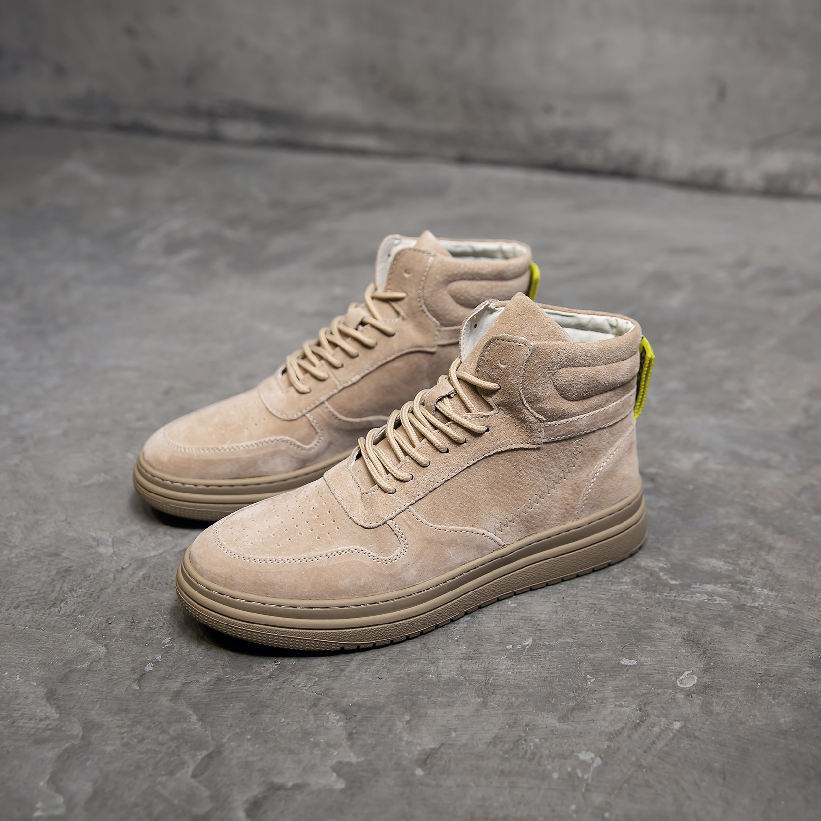 马丁靴男秋冬季百搭软皮英伦真皮休闲板鞋中帮工装靴复古黄靴男鞋