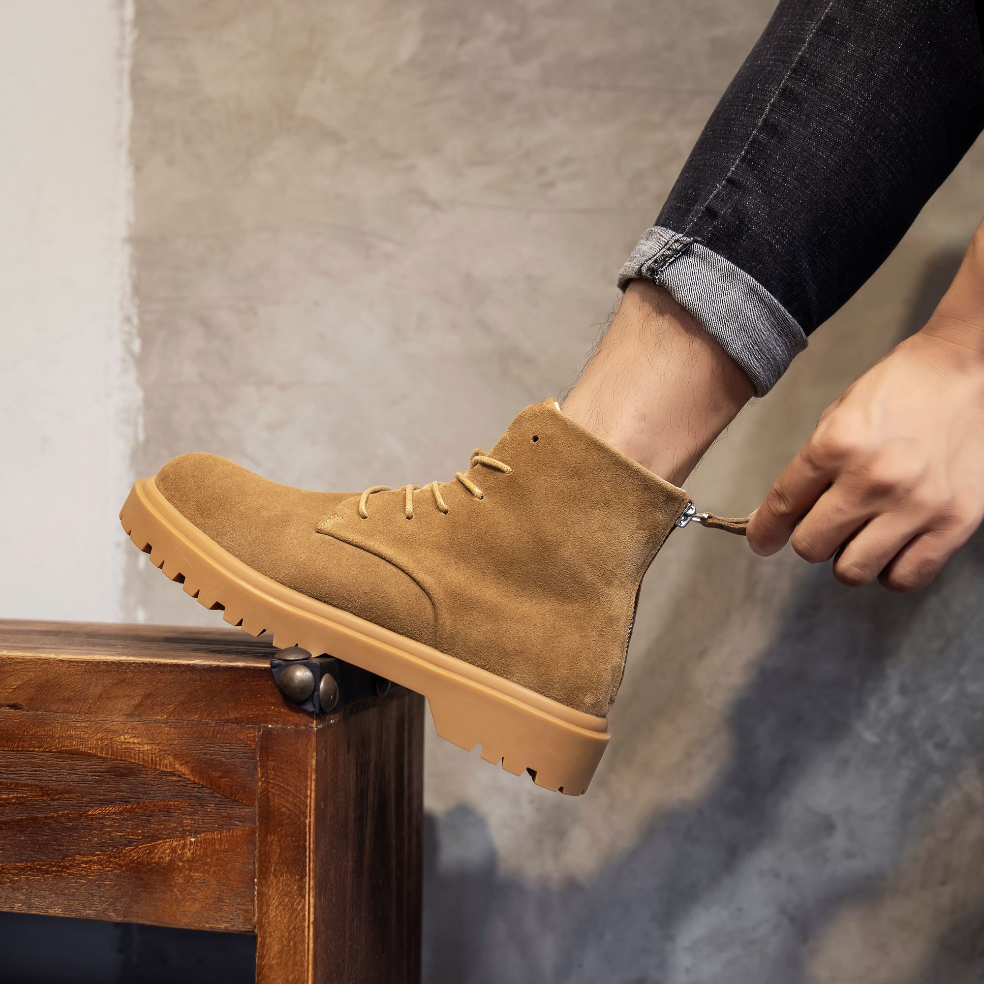 马丁靴秋冬男款2025新款牛皮靴子反绒皮秋冬季男士鞋复古工装男靴