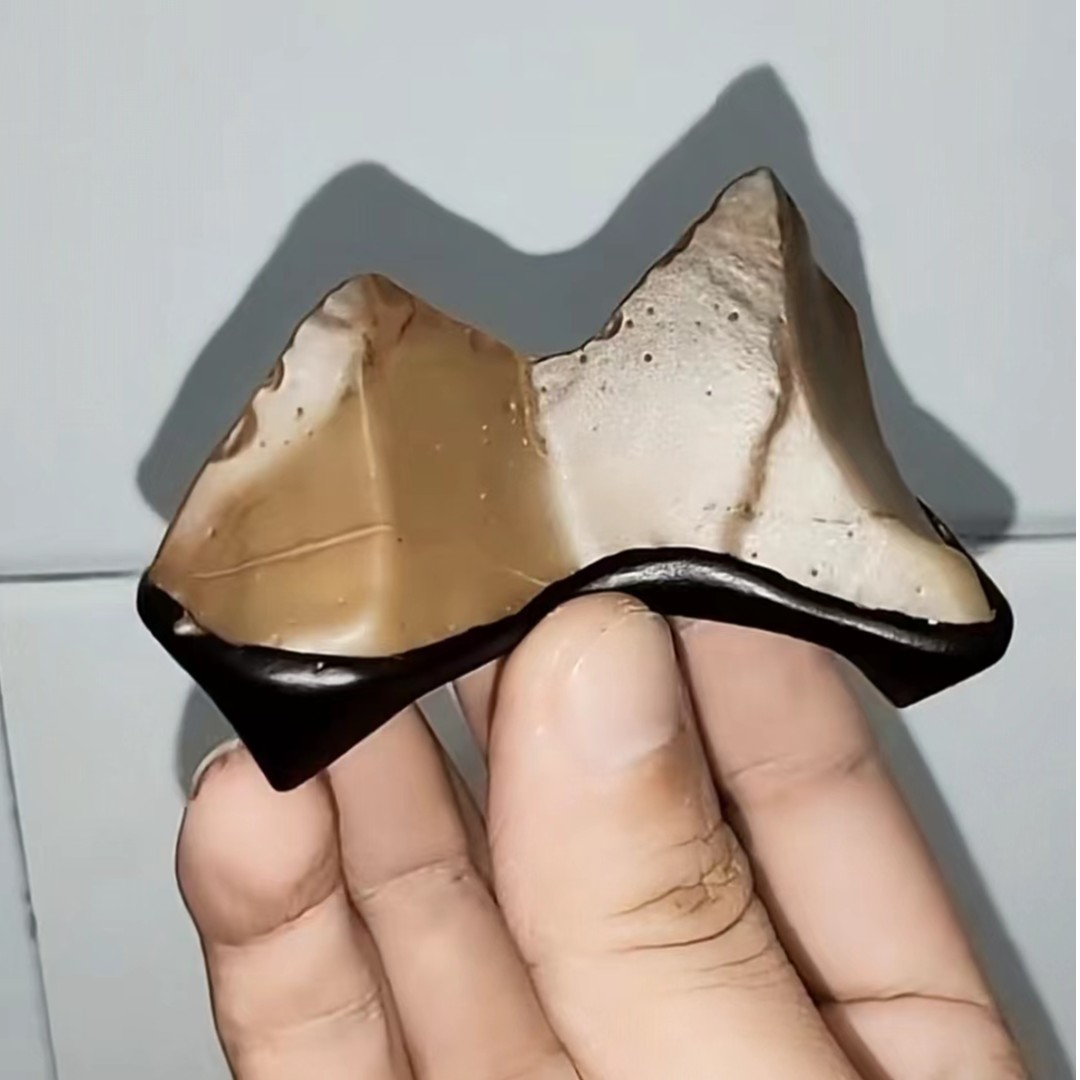 新疆哈密，风凌石，戈壁石，泥石，精美石头摆件，