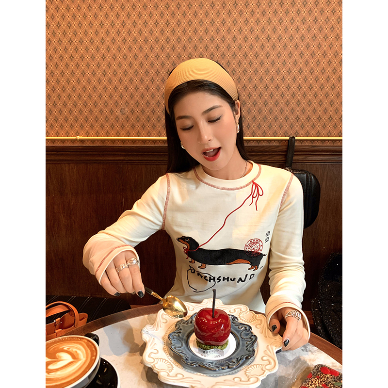 今屿花花 打底衫女秋冬内搭可外穿2024年新款米白色显瘦T恤长袖