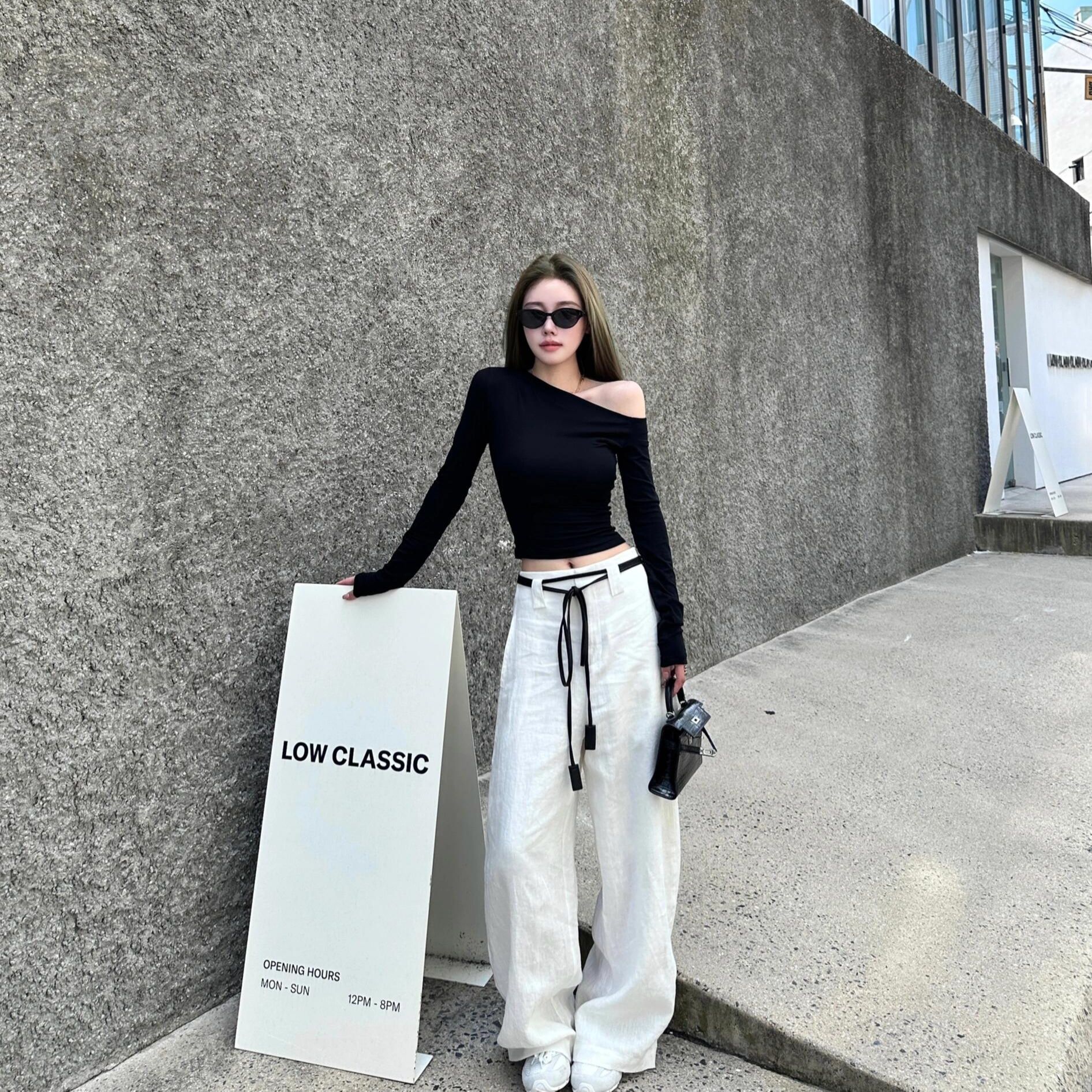 2025早秋新款黑色上衣T恤女显瘦时尚气质休闲修身百搭上衣打底