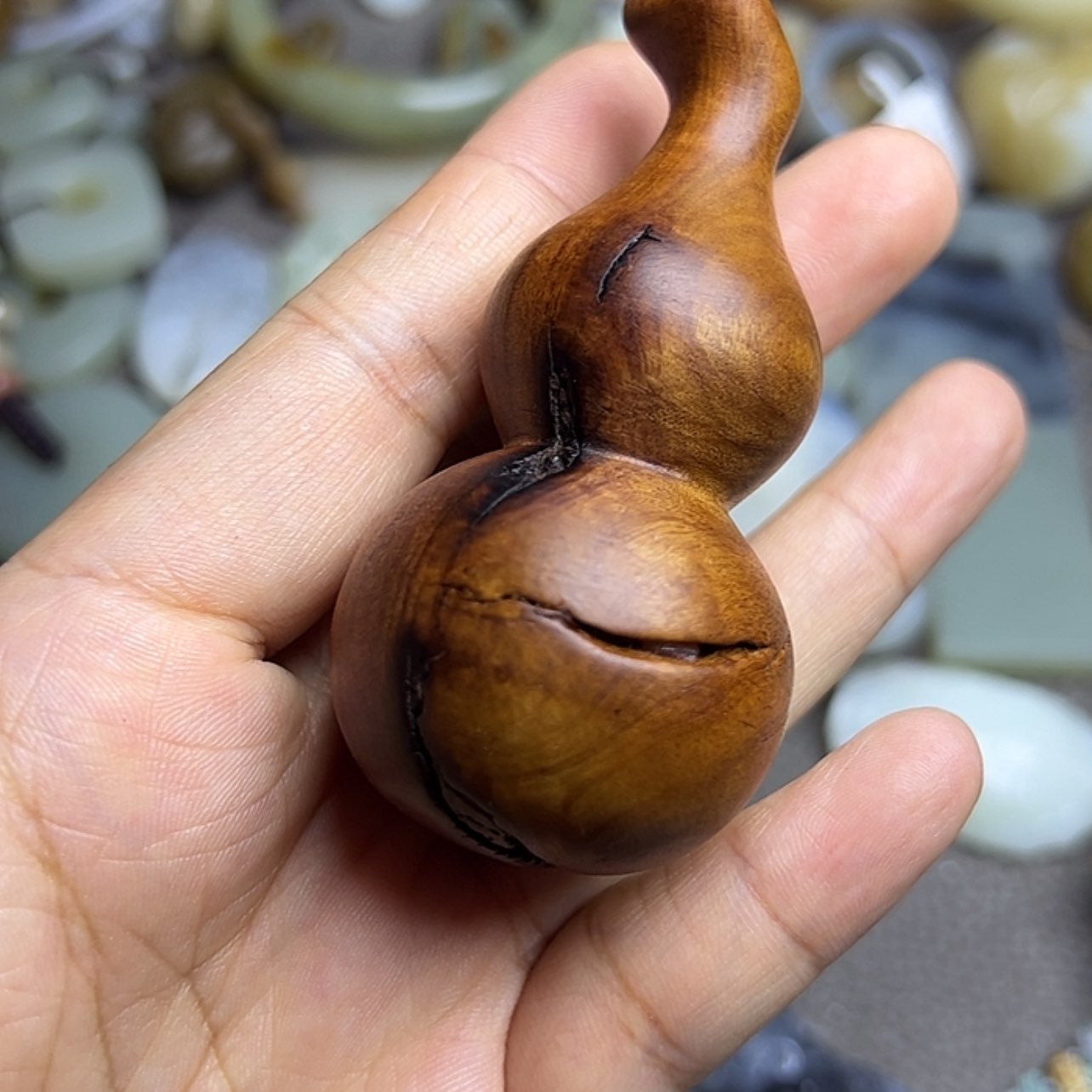 【闪购商品】透闪石质玉挂件未镶嵌?***市
