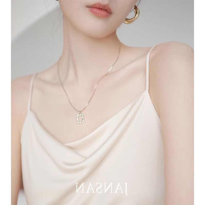 小吊带背心女外穿配西装内搭打底醋酸丝绸缎面仿真丝法式荡领上衣