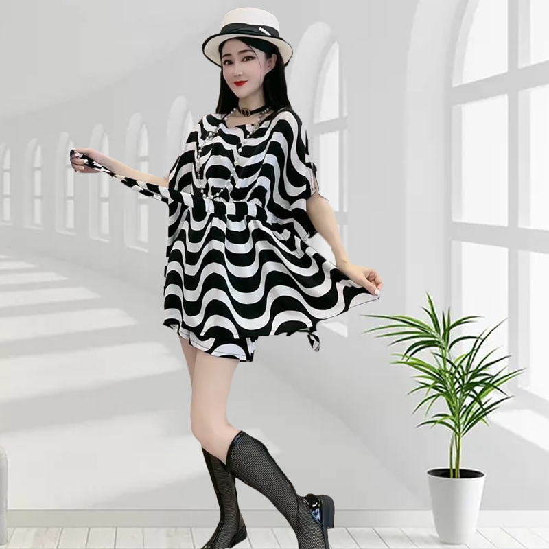 2025夏季新款时尚洋气显瘦遮肉气质百搭设计感宽松休闲短裤两件套