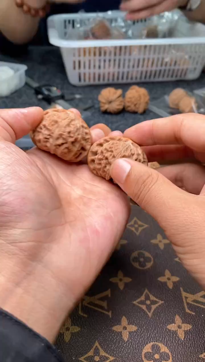 【闪购商品】文玩核桃把件43灯59