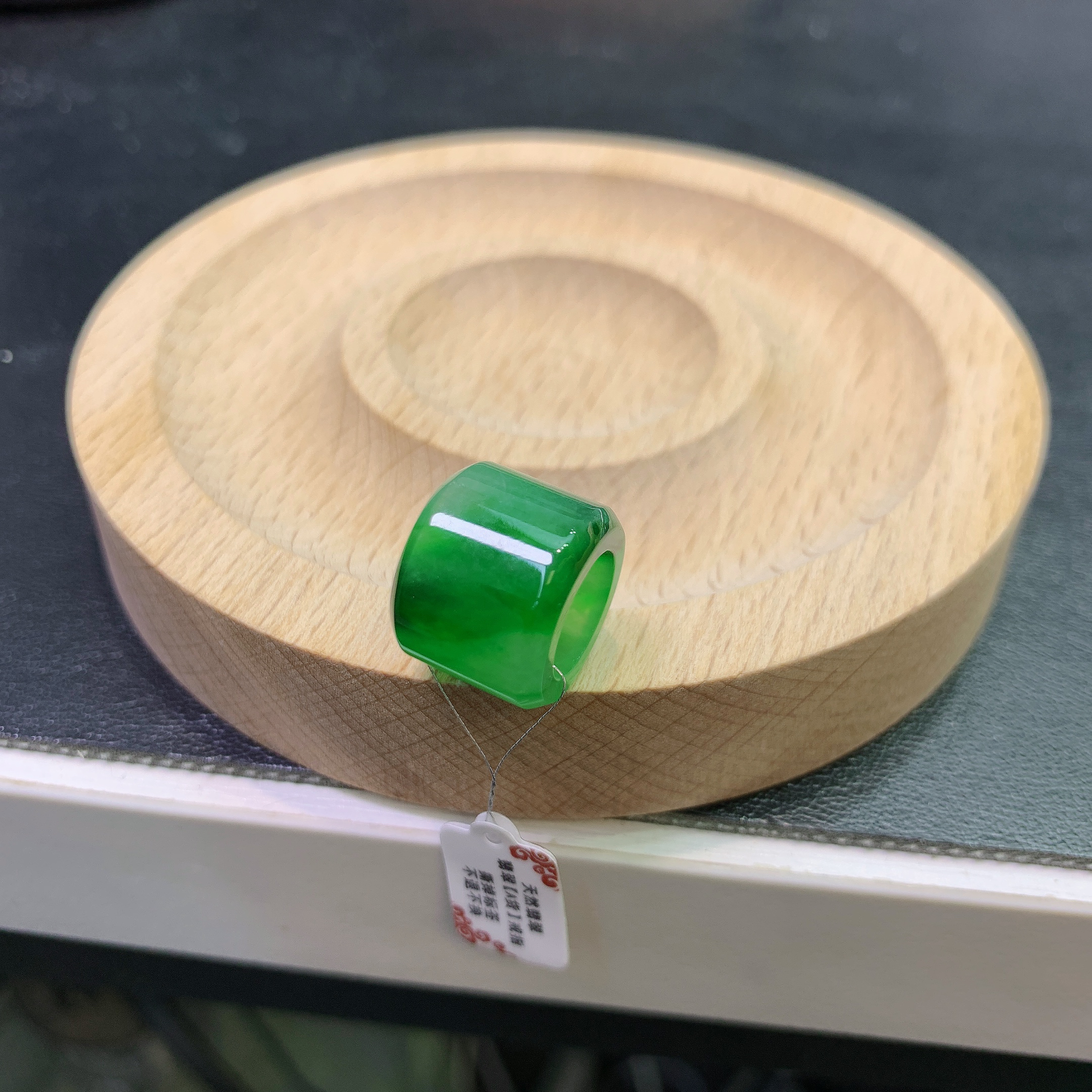 缅甸天然翡翠A货冰辣阳绿路路通A608#高11.4外径14.7内径9.2厚2.9