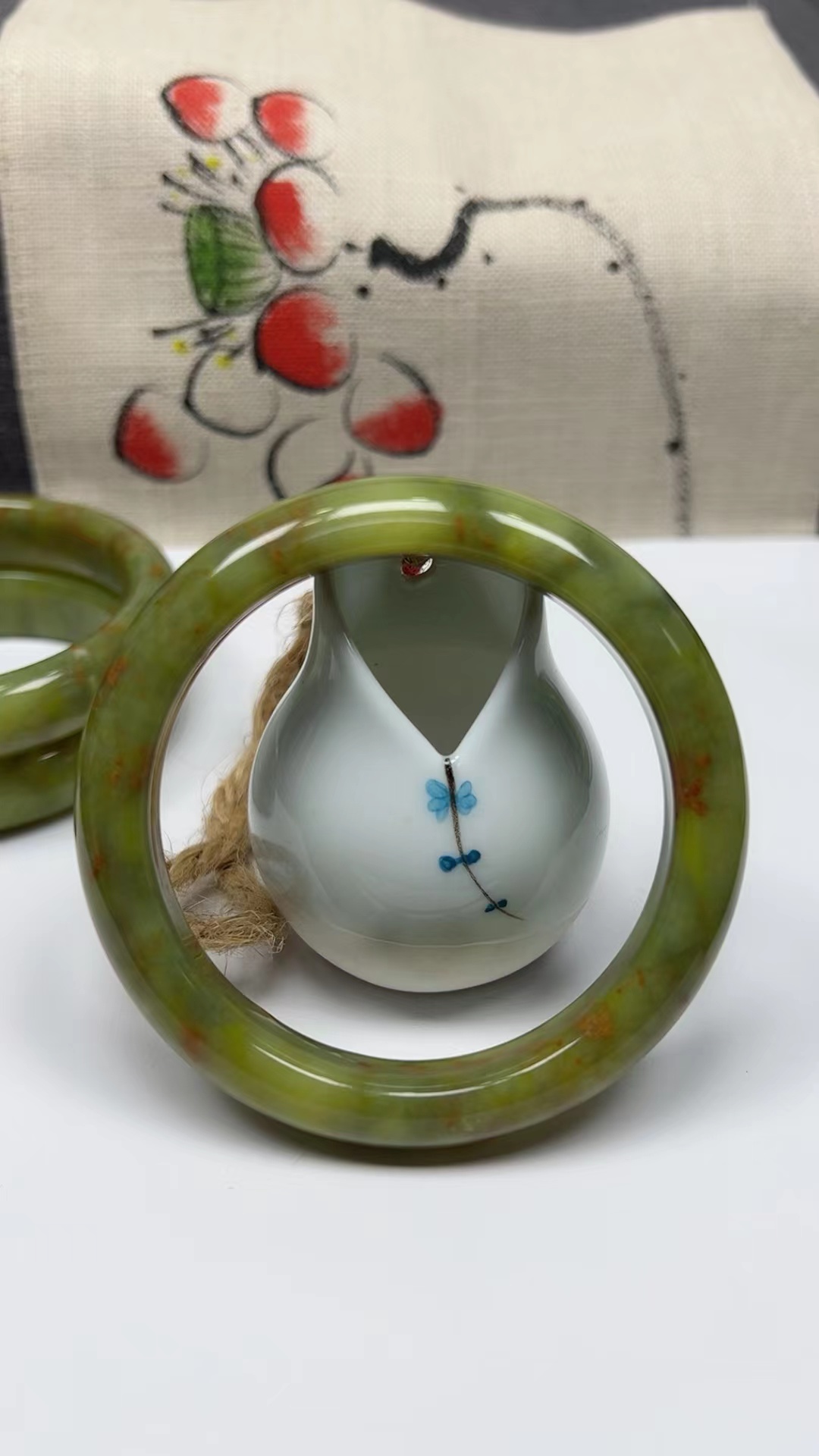 岫玉手镯抹茶红豆时尚女款高冰百搭送妈妈送长辈