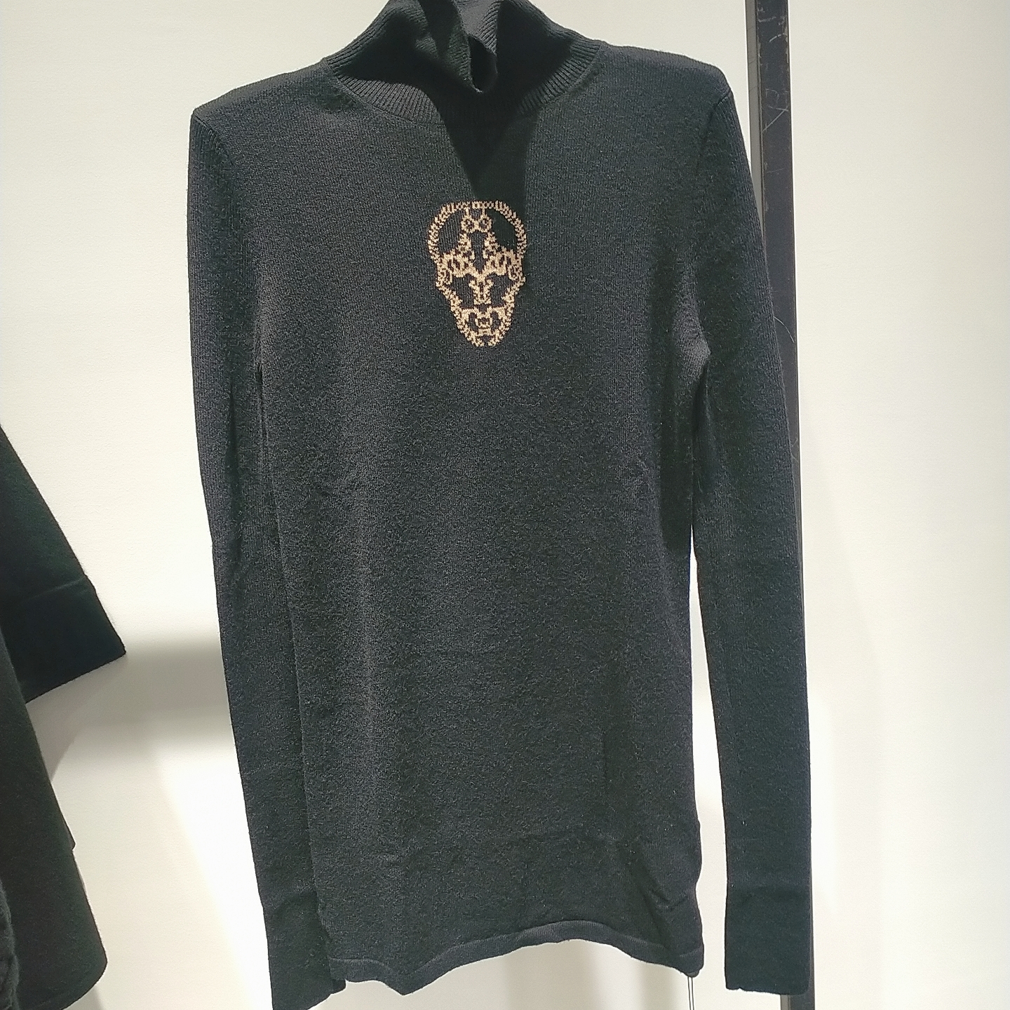 女装品质高端折扣回馈黑色长针织衫（不退换）