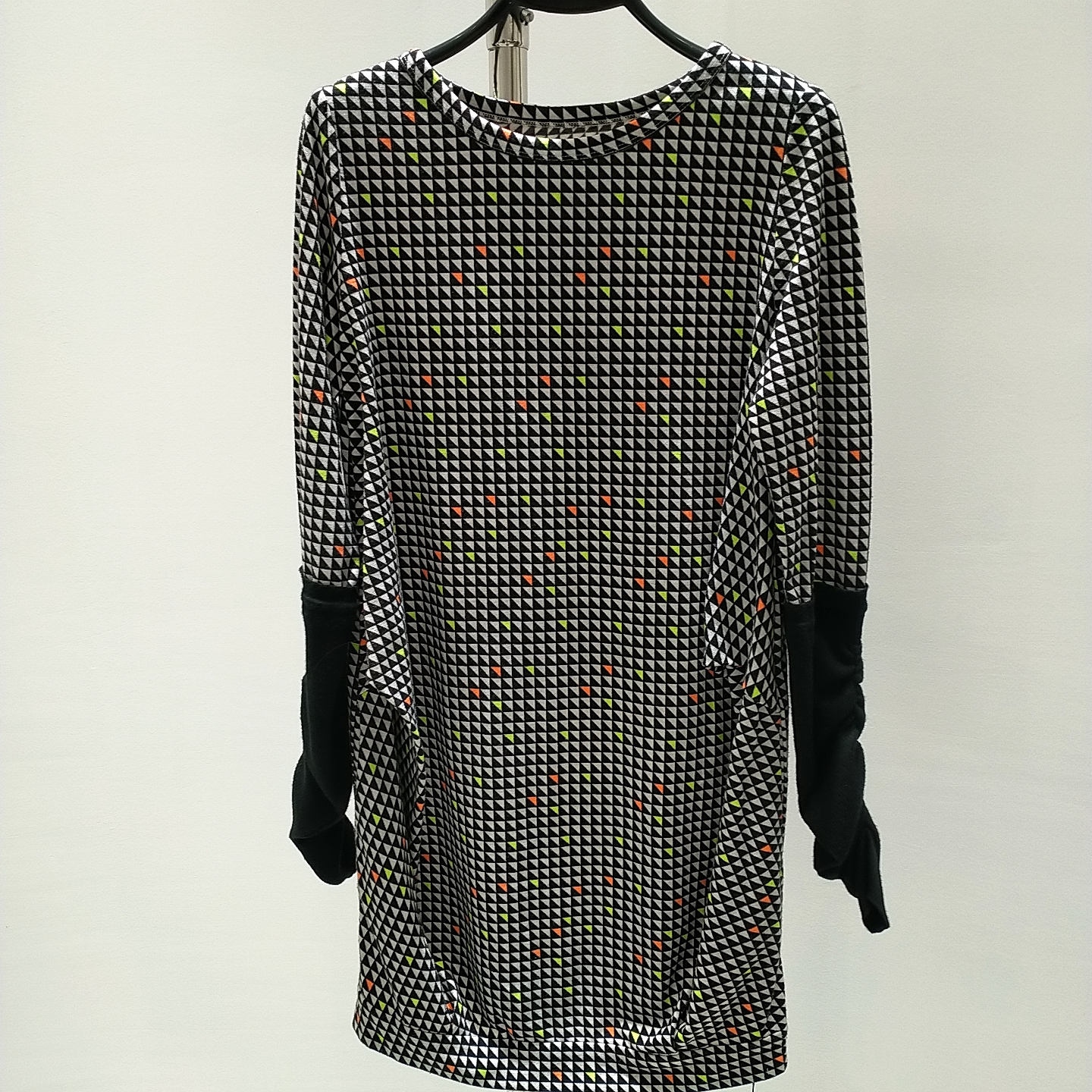 女装时尚休闲品质高端折扣回馈连衣裙（不退换）