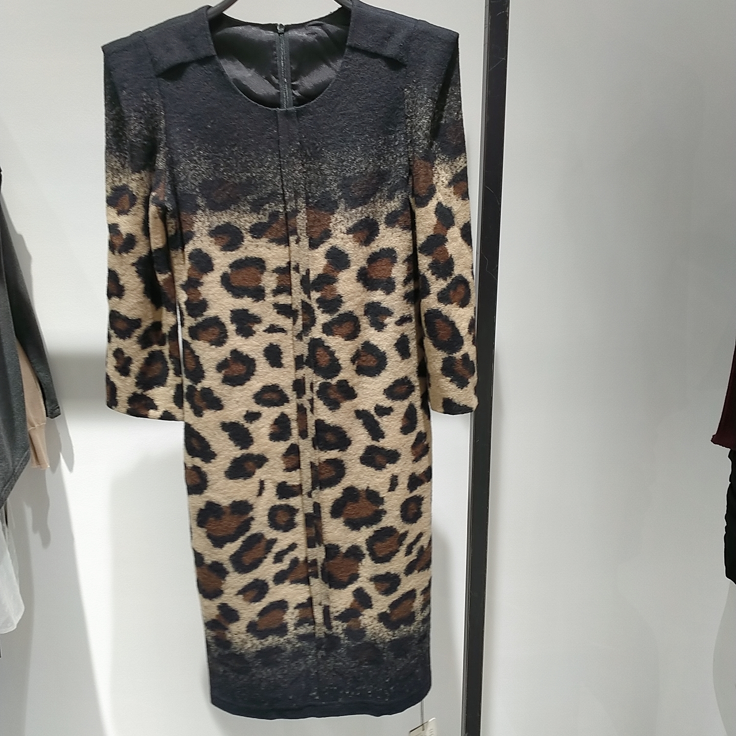 女装品质高端折扣回馈毛呢连衣裙（不退换）