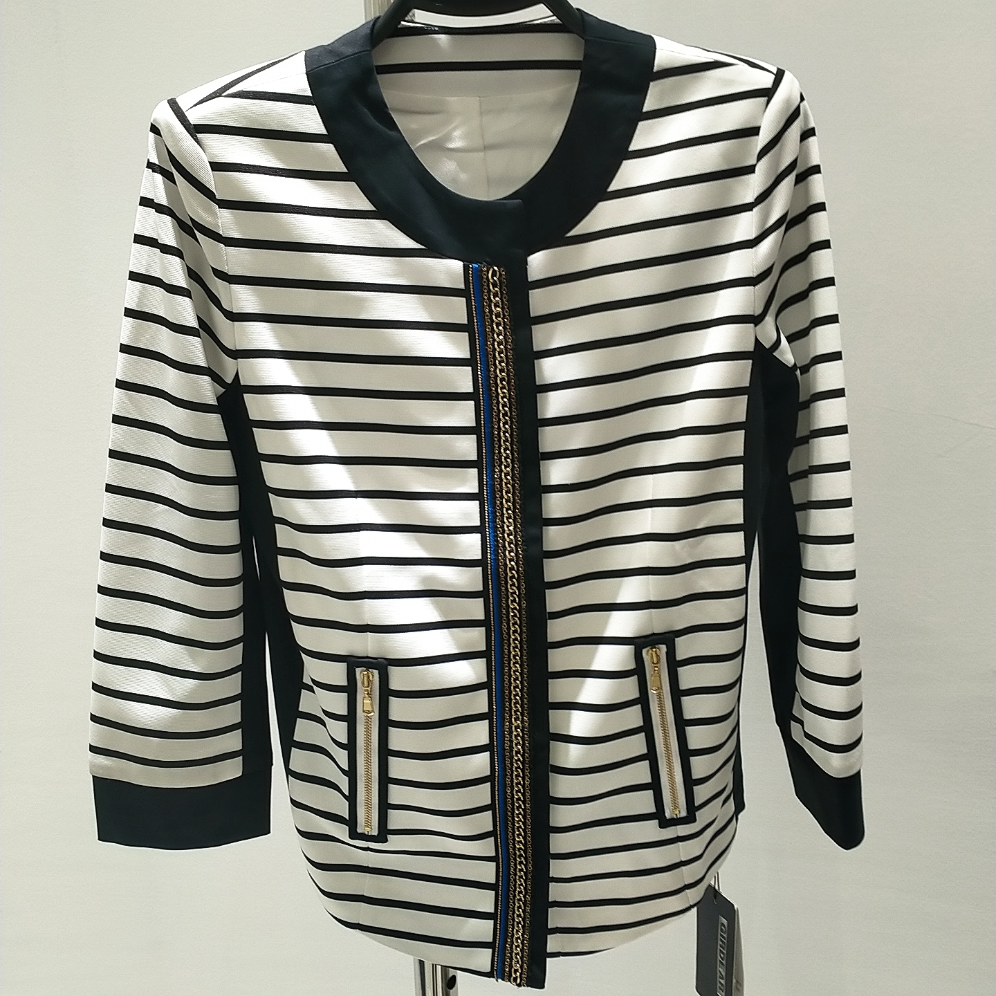 女装时尚品质高端折扣回馈（不退换）