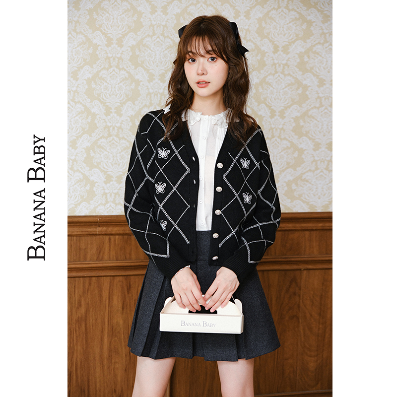 BANANA BABY蝴蝶刺绣菱格纹针织开衫女V领慵懒风外套D234MY713