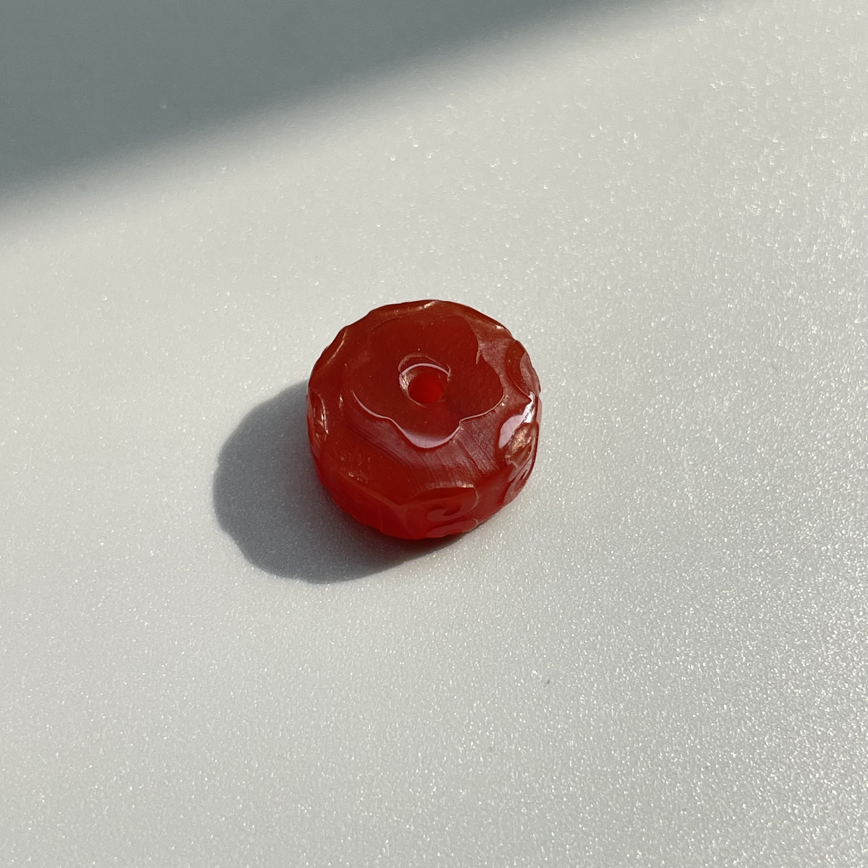 玛瑙珠子雕刻勾云如意纹