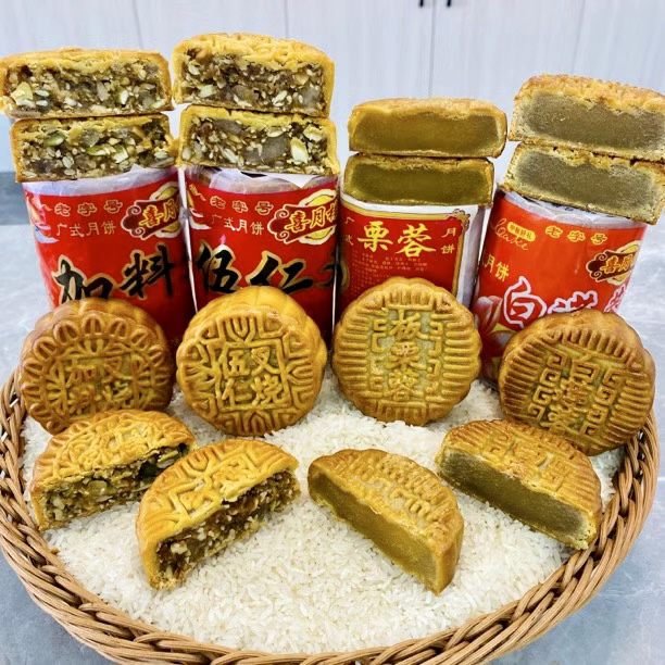 新做广式五仁叉烧月饼老式纸筒装手工中秋软皮糕点广西特产