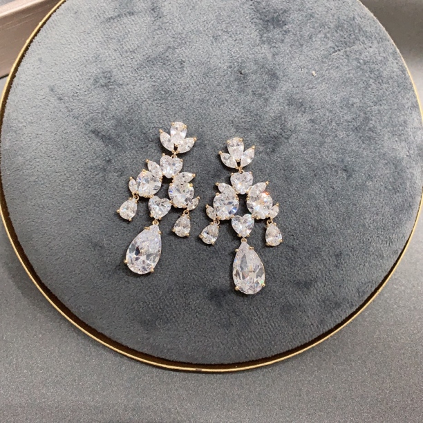 铜合金合成锆石耳饰 4166奢华款通透爱心耳环