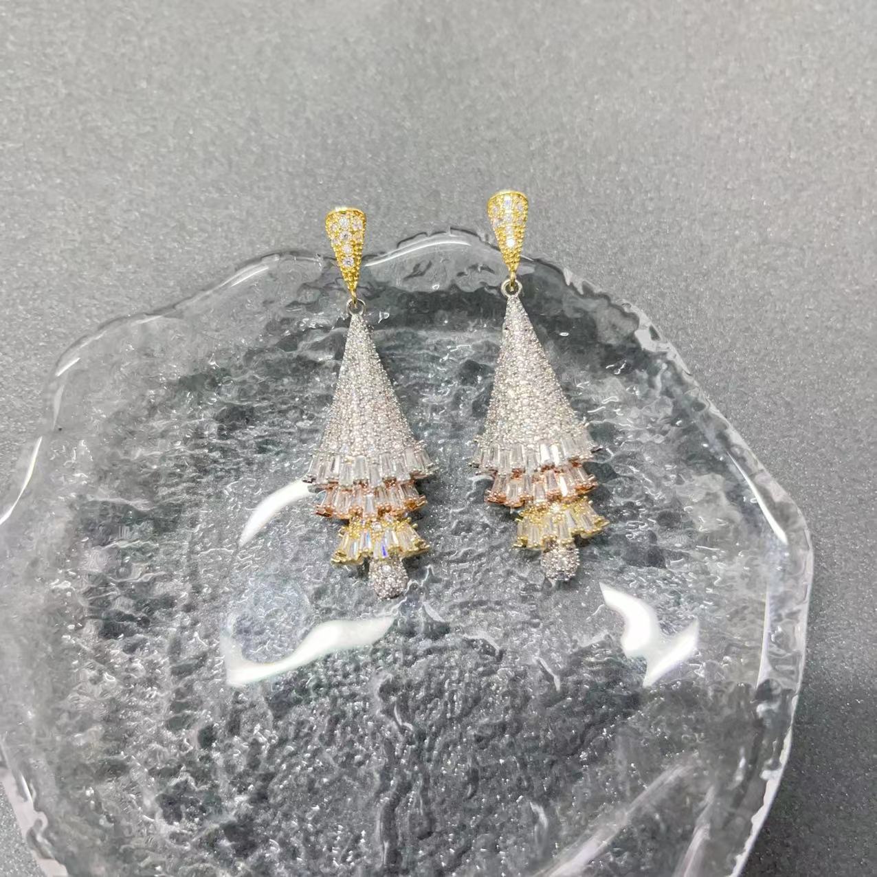 铜合金合成锆石耳饰 3691时尚气质多层小裙子耳环