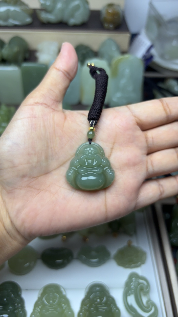 和田玉冰湖水绿大肚佛