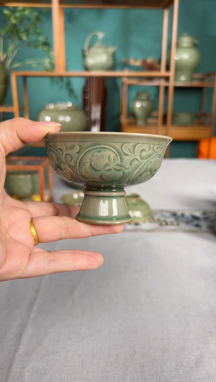 【闪购商品】碗王晓娜纯手工内外双刻缠枝牡丹高足杯