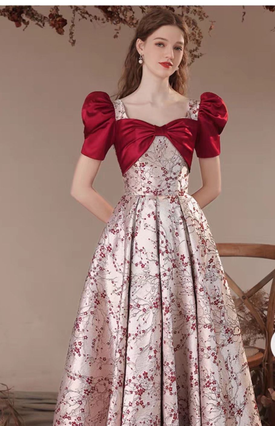 新款方领金丝布时尚甜美短袖礼服，结婚订婚都可以穿礼服