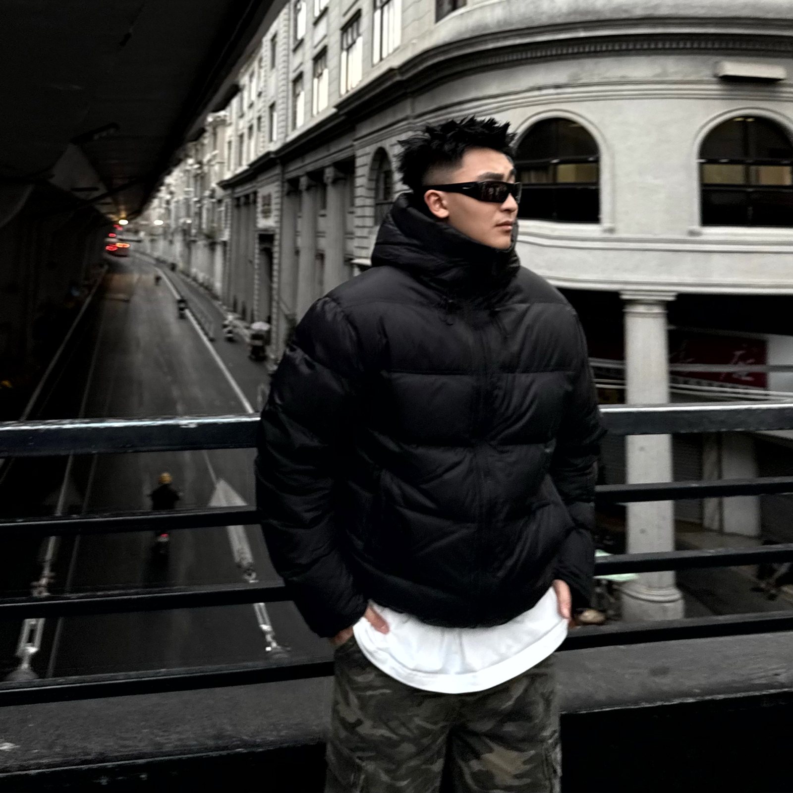 【预售】SANBAI 叁佰冬季黑色连帽加厚保暖短款立领羽绒服