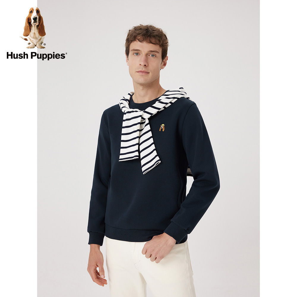 Hush Puppies暇步士男装2023秋季美式休闲风简约百搭刺绣圆领卫衣
