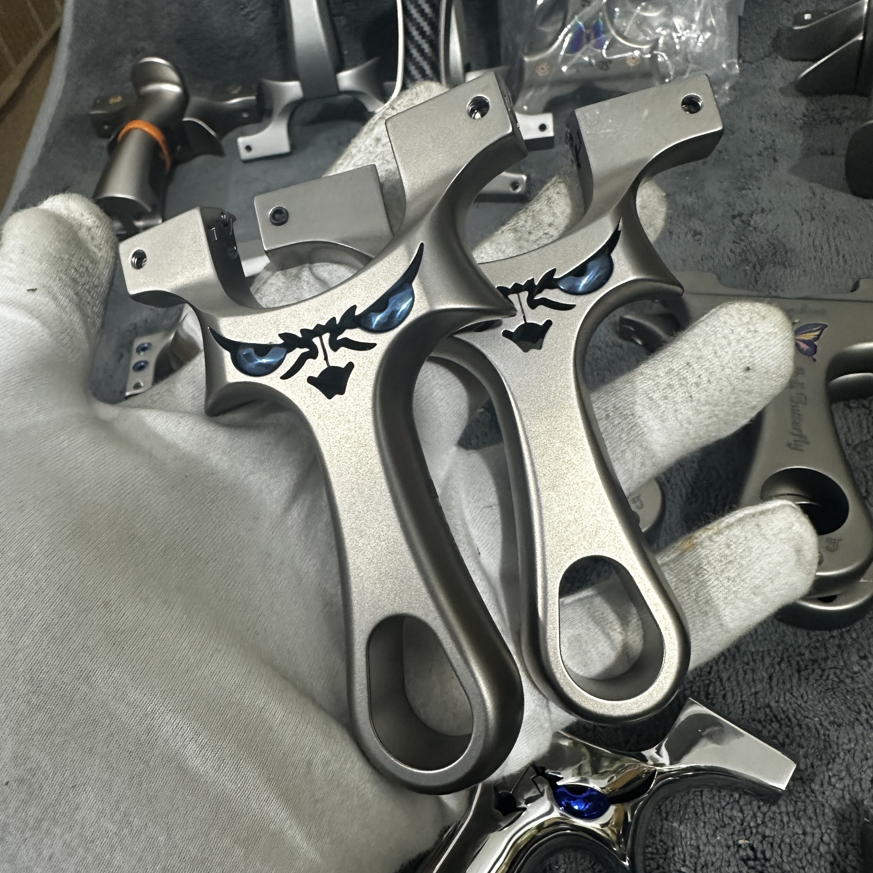 微瑕弓途正品全钛合金小怪兽玩具弹弓