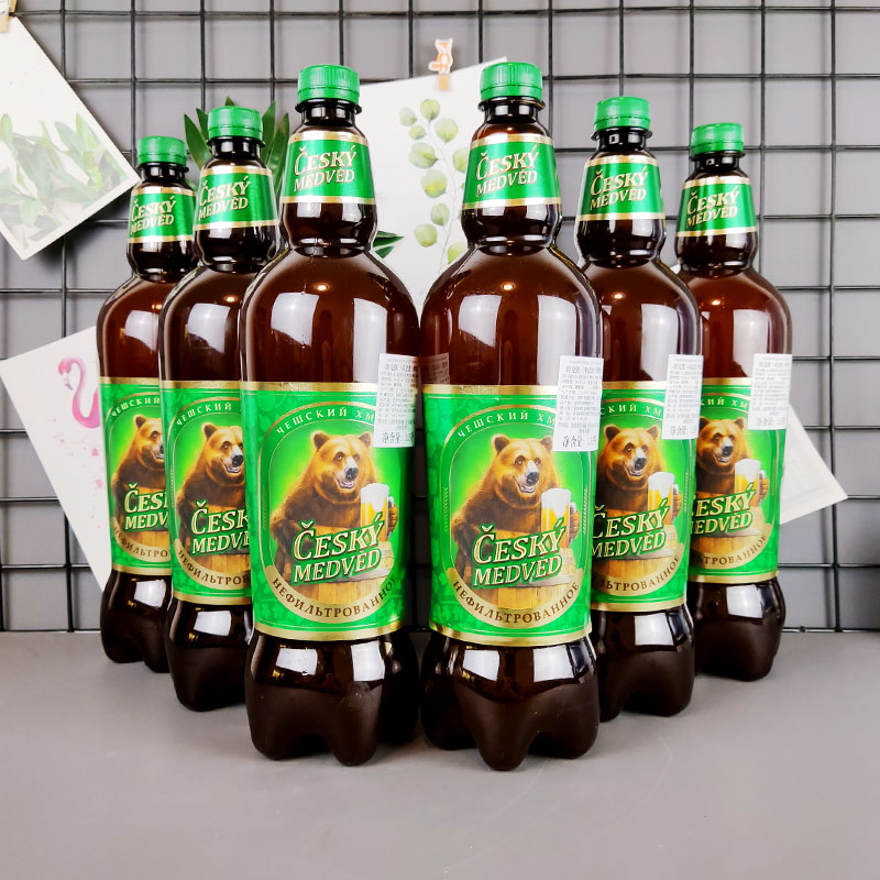 俄罗斯原装进口捷克熊未过滤啤酒优质鲜啤酒1.35L/瓶白啤大桶装
