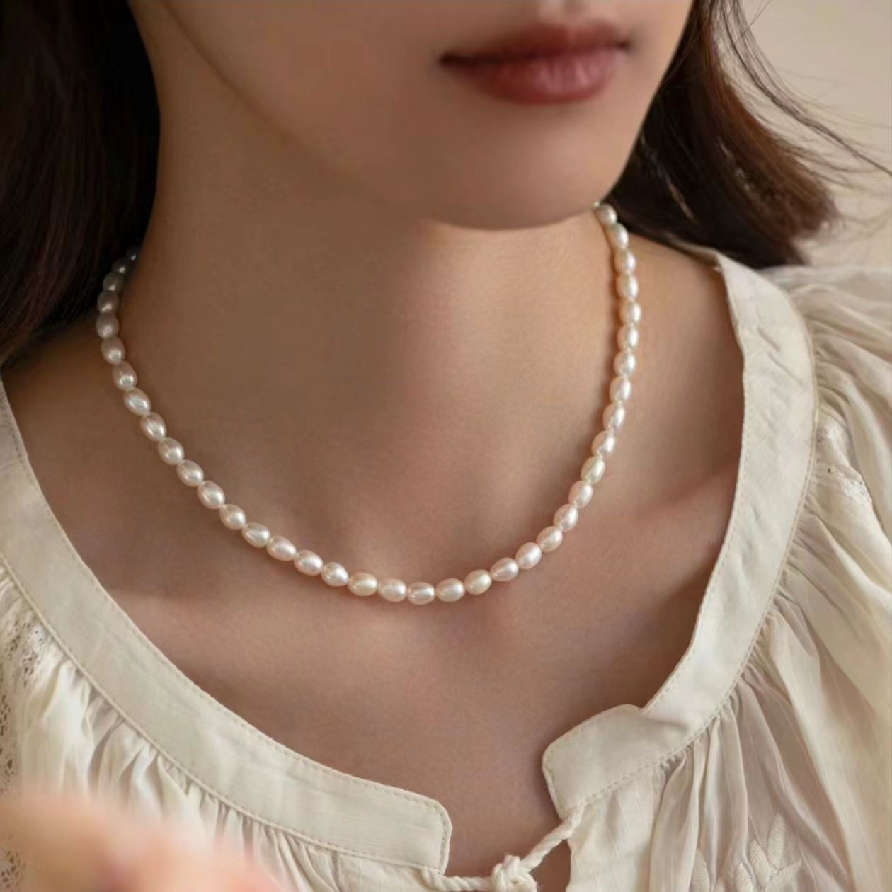 珠光宝气白色米型珍珠项链 