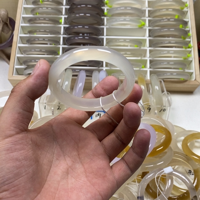 【闪购商品】玛瑙/玉髓手镯未镶嵌-****