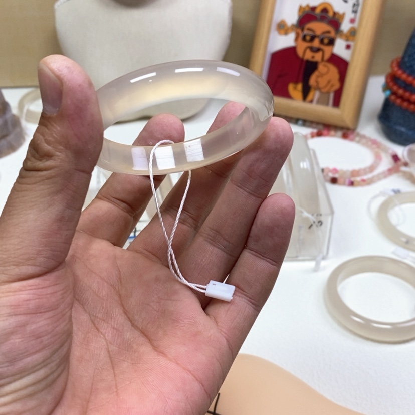 【闪购商品】玛瑙/玉髓手镯未镶嵌典***运