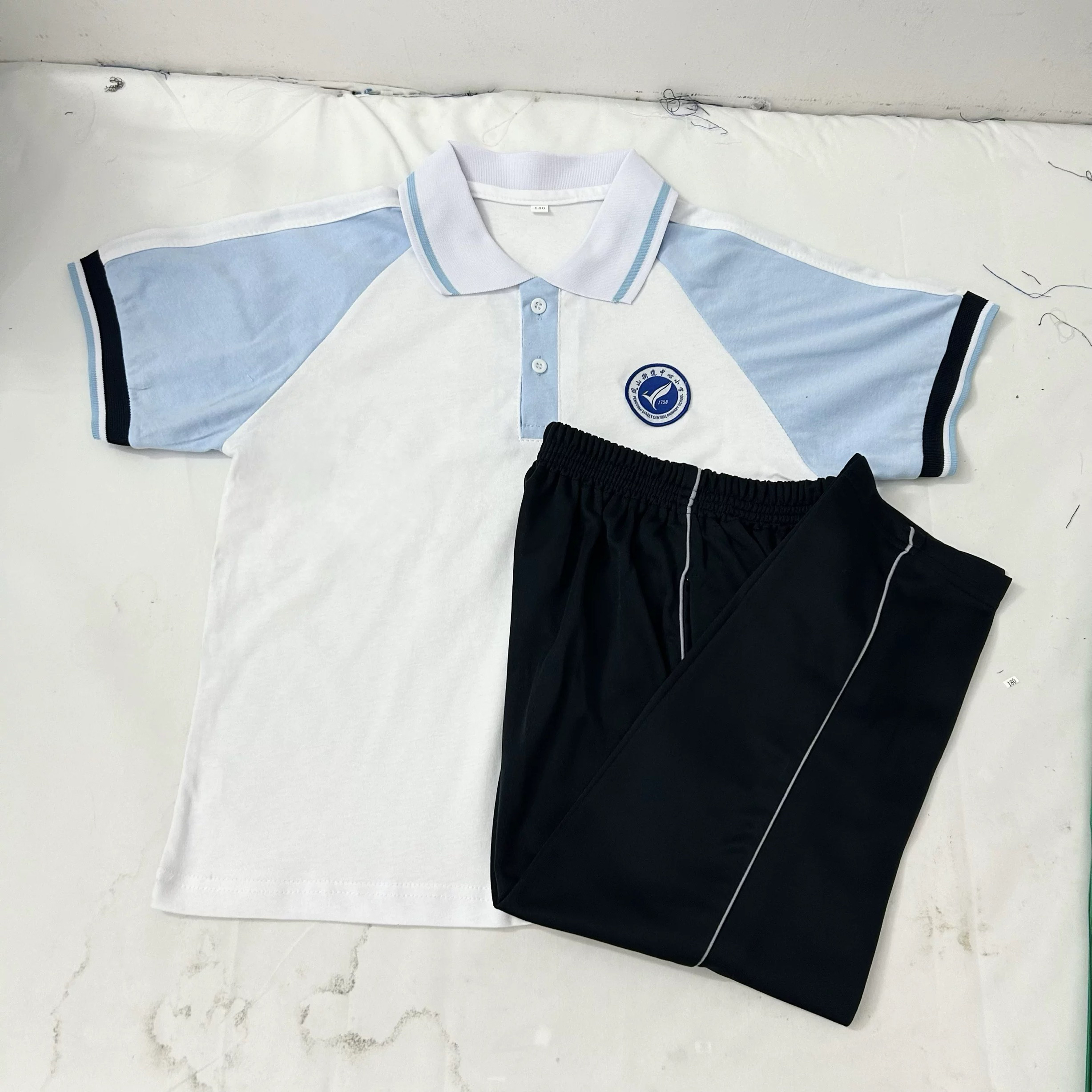 汕尾校服 汕尾凤山街道中心小学 新款小学生夏季短袖长裤套装男女
