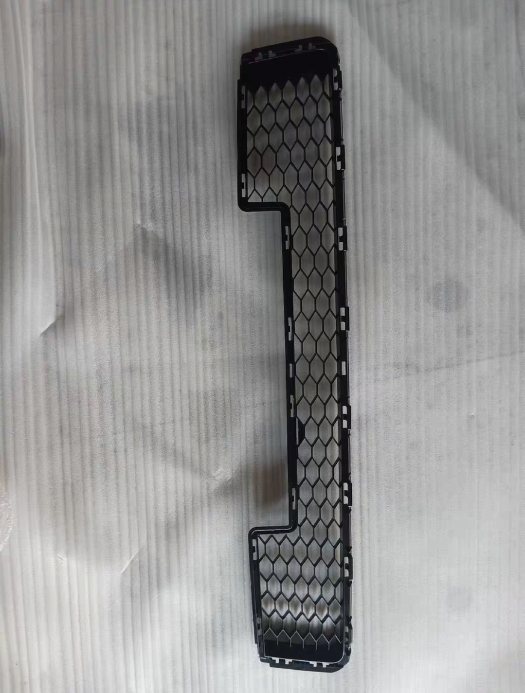 小鹏P7前杠下格栅  前保险杠通风网 需要其它车型配件咨询客服